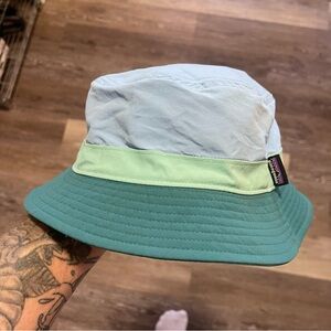 Patagonia Mens Surf Brimmer Bucket Hat - Multi Blue Size Large